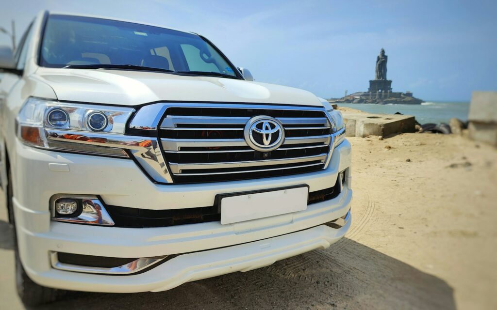 Toyota Land Cruiser blanc